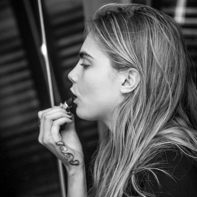 Cara Delevingne's “CJD” Initials Tattoo on Her Hand- PopStarTats